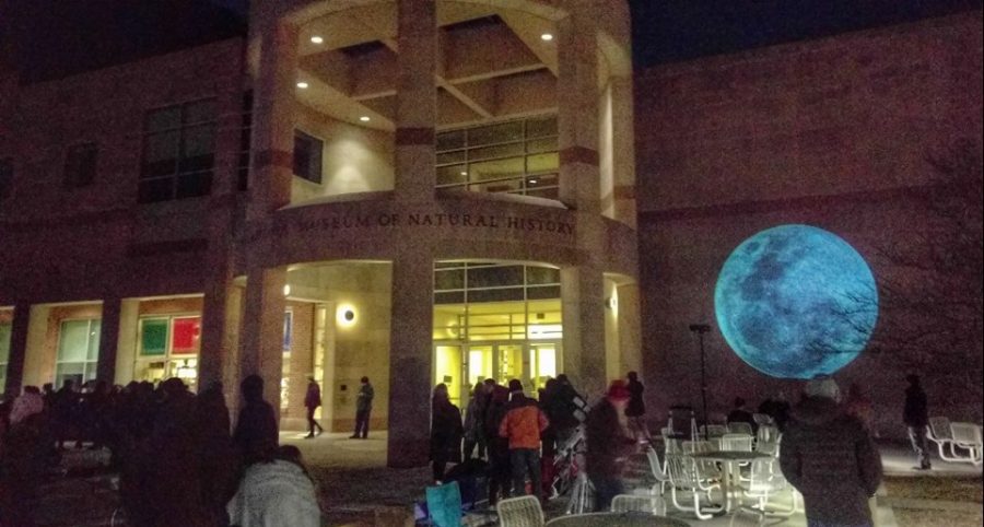 Students+and+elderly+alike+gather+to+see+the+lunar+eclipse+in+late+January+