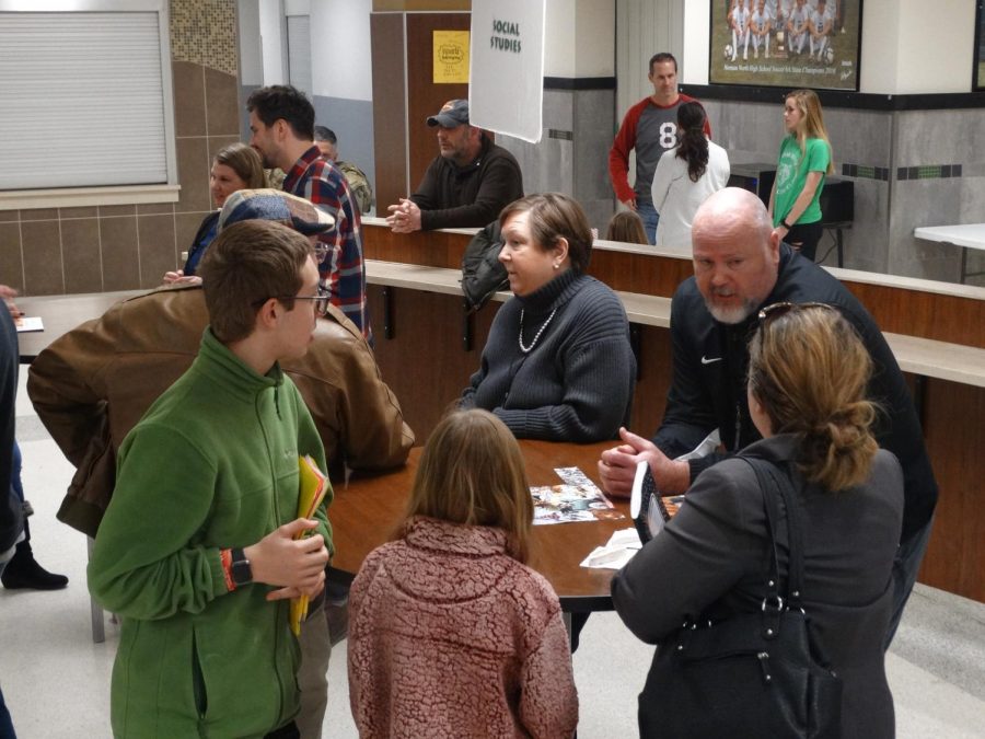 Oklahoma+history+teacher+Phillip+Corbett+talks+to+interested+families+about+his+subject+and+beyond