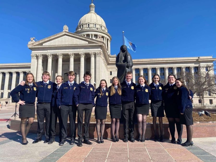 The Norman FFA Team visits the state capitol. 