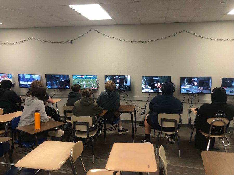 Students+participate+in+their+respective+Esports.