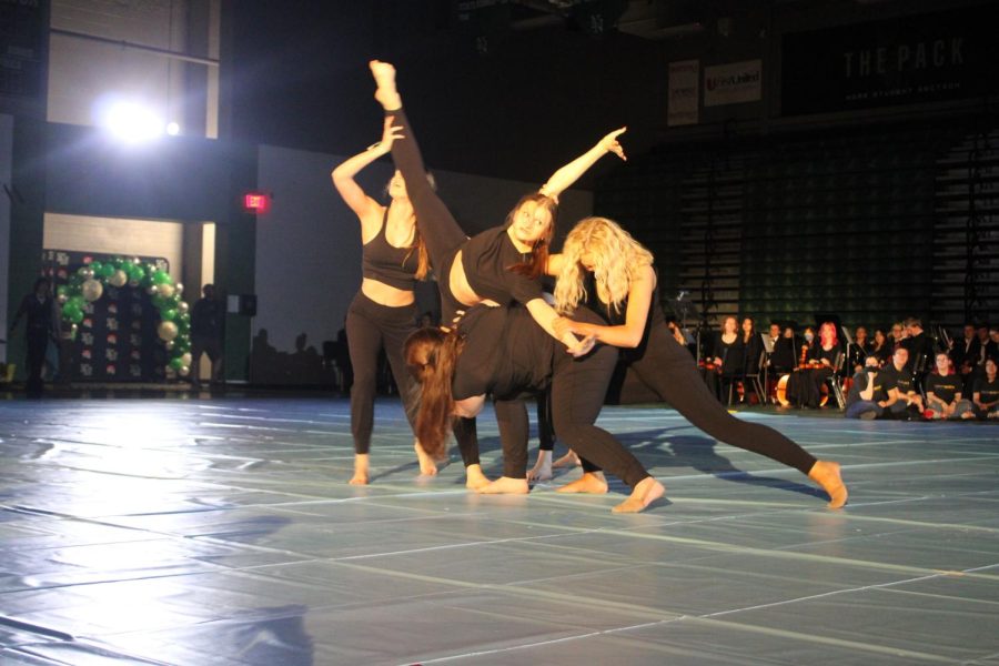 Modern Dance performs at the Fine Arts Assembly.